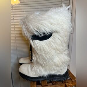 Oscar Sport  White Fur Ski Boots Size 41 US 9.5 Excellent Condition